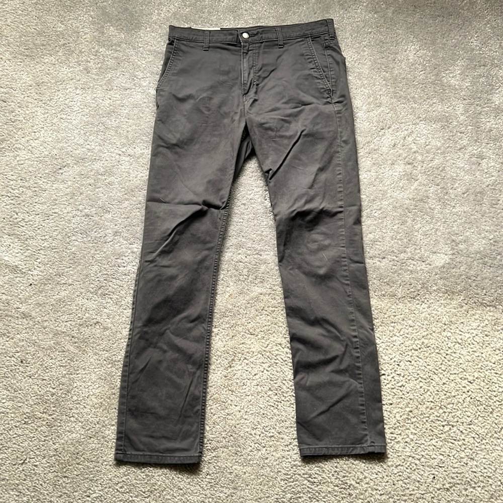 LEVI’s Slim Fit Gray Pants 33/34